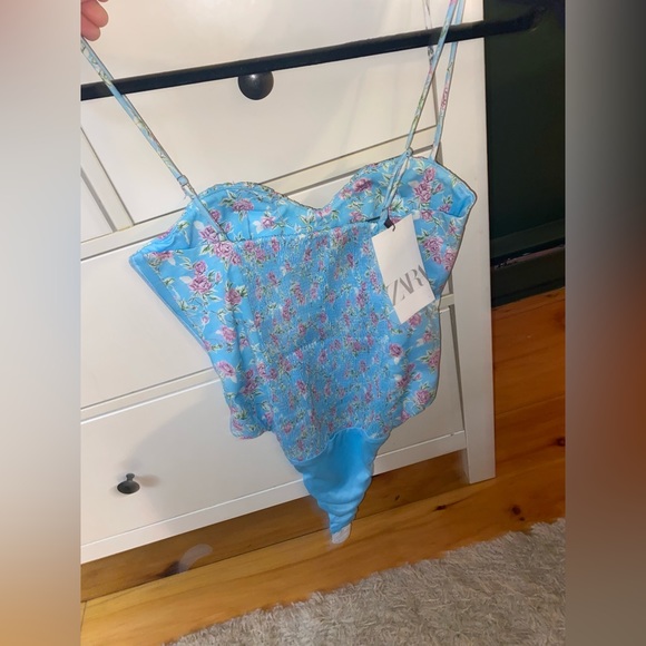 Beautiful Blue Floral Bodysuit from ZARA - Picture 2 of 3